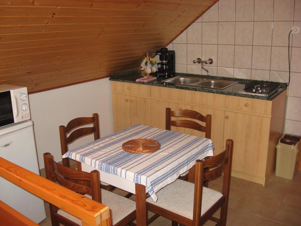 Balatonlelle-Kishegy Apartment Room photo